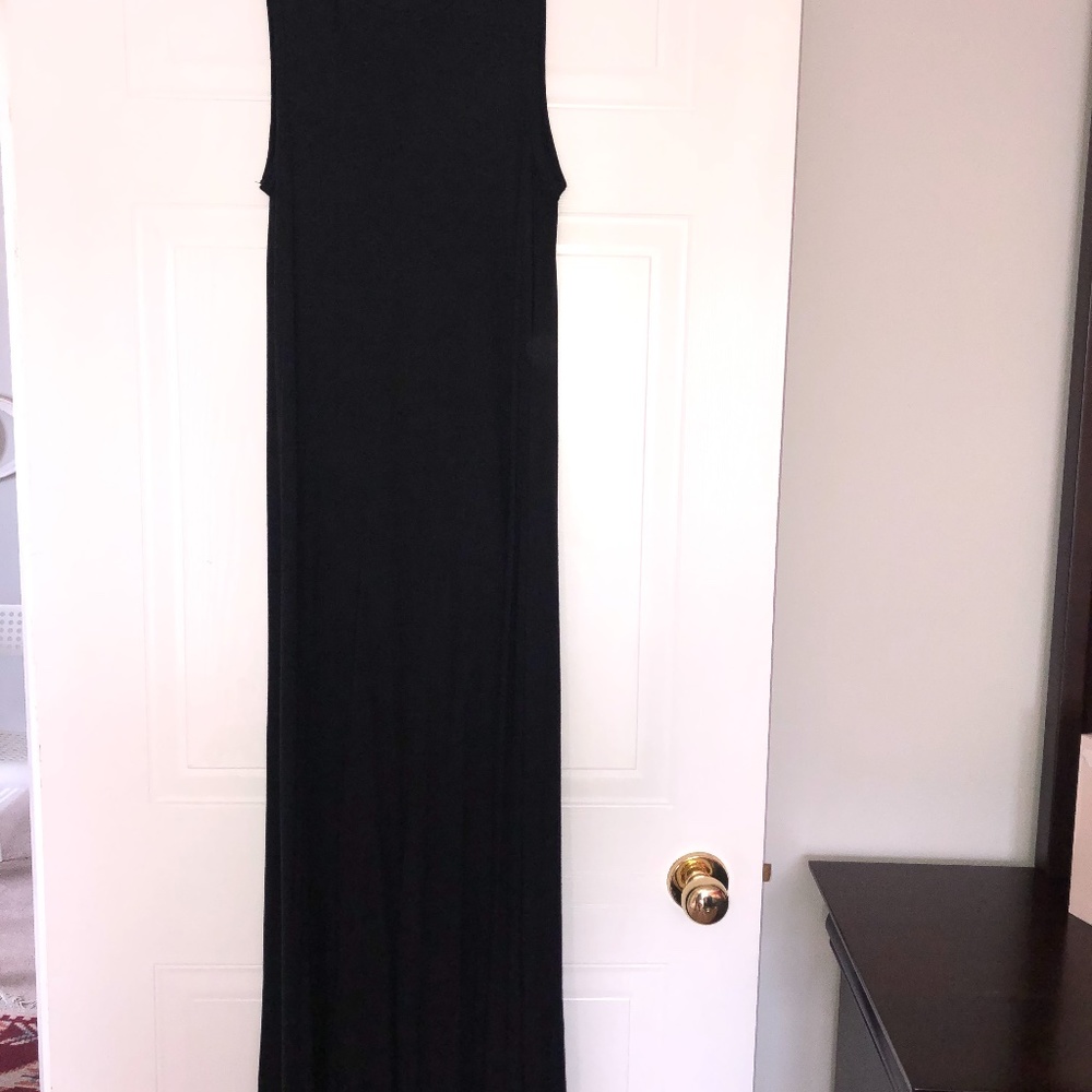 Dresses - Picture 2 of 2